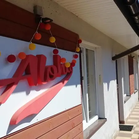 ゲストハウス Aloha Pokoje Wejscie Z Zewnatrz, 380m Od Morza, Na Skraju Lasu